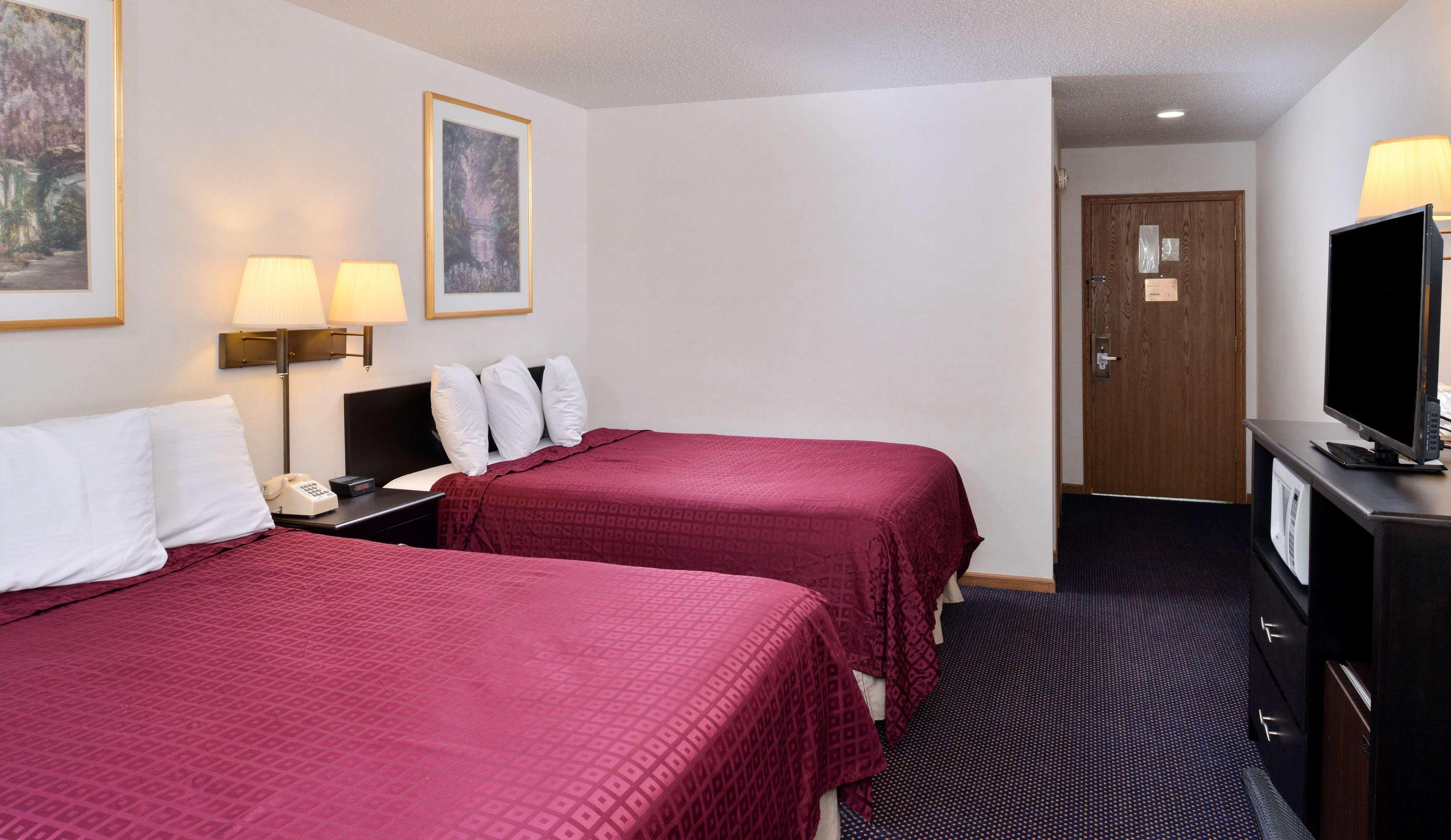 Americas Best Value Inn Knob Noster Buitenkant foto