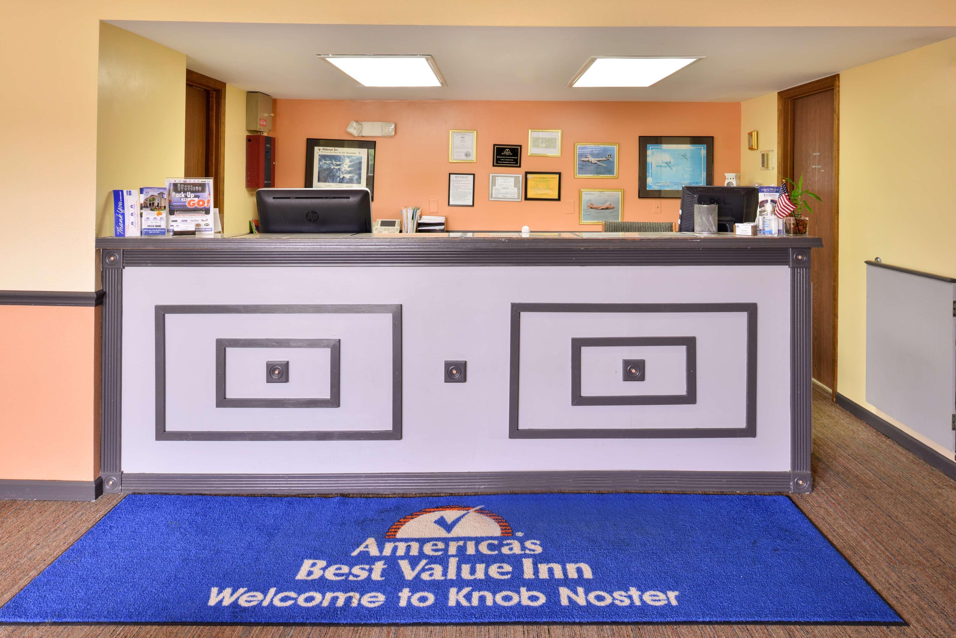 Americas Best Value Inn Knob Noster Buitenkant foto