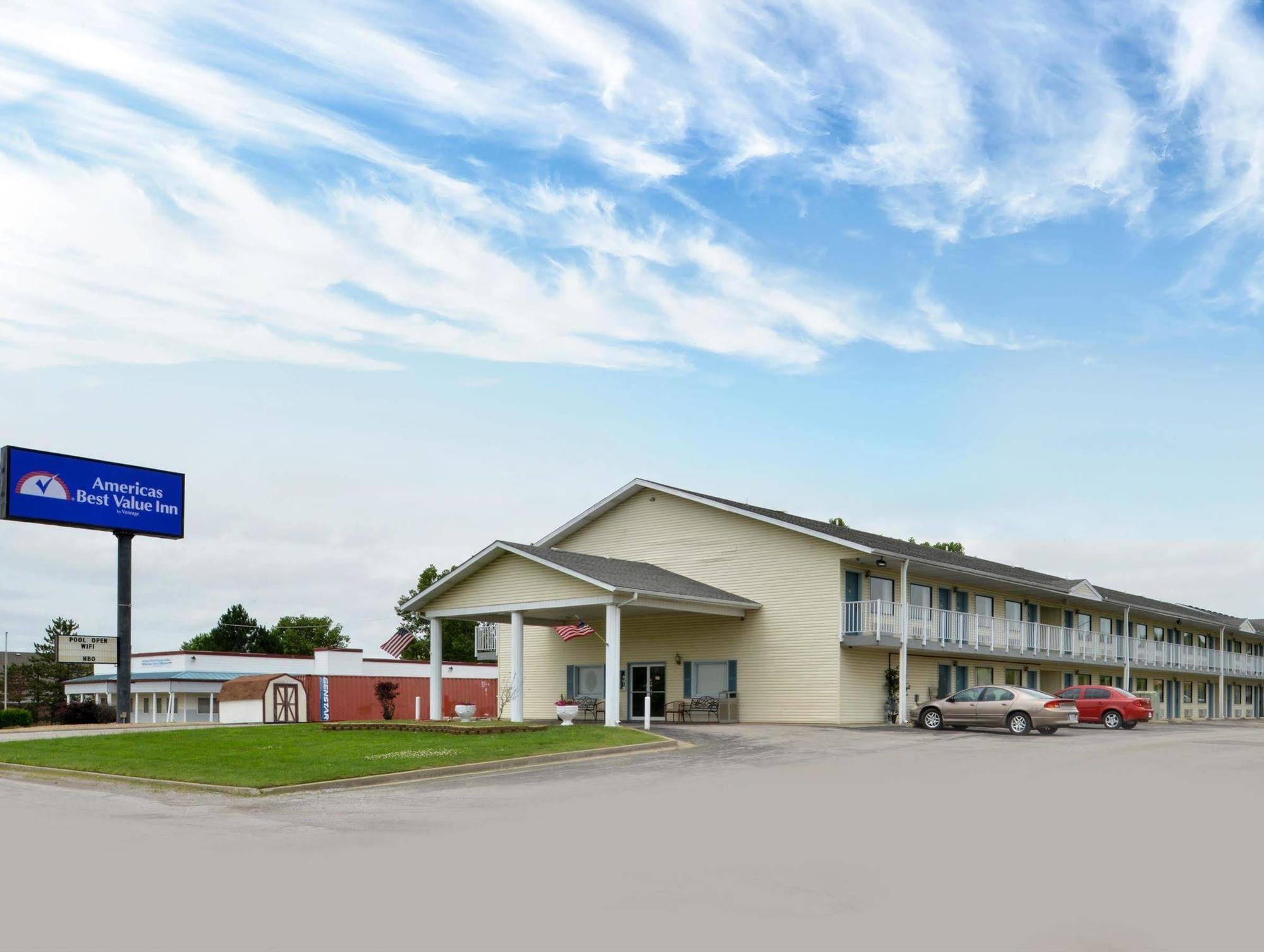 Americas Best Value Inn Knob Noster Buitenkant foto